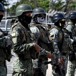 Ecuadorban több száz feltételezett bandatagot vettek őrizetbe a biztonsági erők