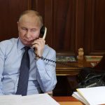 Putyin választási stábja 95 doboznyi aláírást vitt be a Központi Választási Bizottsághoz