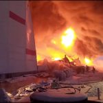 Sokkoló: óriási tűz pusztít el mindent Szentpéterváron + VIDEÓK