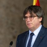 A spanyol legfelsőbb bíróság terrorizmus miatt indít vizsgálatot Carles Puigdemont volt katalán elnökkel szemben