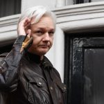 A WikiLeaks-alapító felesége azt állítja, férje meghal, ha kiadják az USA-nak