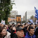 Az azonos neműek házasságát engedélyező törvénytervezet ellen tüntettek Athénban