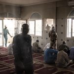 Fegyveresek támadtak meg egy mecsetet és egy katolikus templomot, sok a halott