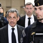 Hat hónap letöltendő és hat hónap felfüggesztett börtönbüntetésre ítélték Nicolas Sarkozyt