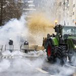 Így zajlott a rendőrség és a gazdák összecsapása Brüsszelben + VIDEÓ