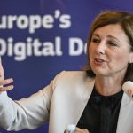 Jourová: Az EB támogatja Lengyelországot a jogállamiság visszaállításában