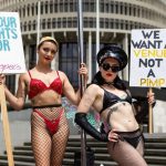 Sztriptíztáncosok tüntettek a jogaikért az új-zélandi fővárosban