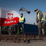 A lengyel gazdák a szlovák határon is akadályozzák a forgalmat