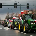 A lengyel gazdák országszerte blokád alá vették a főutakat