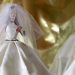 Menyasszonyiruha-készítő workshop Barbie-babáknak