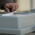Részegen, játékpisztollyal indult el szavazni egy lengyel férfi