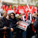 Több ezren vonultak az utcára, hogy megakadályozzák a spanyol kormányfő lemondását