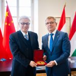 Világhírű kínai professzorral találkozott az MNB elnöke
