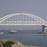 Átmenetileg lezárták a forgalmat a Krími hídon