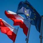 Az Európai Bizottság lezárja a Lengyelországgal szemben indított, 7. cikk szerinti eljárást