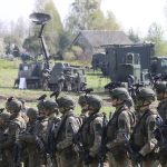 Kizárta NATO-katonák ukrajnai bevetését a brit külügyminiszter