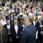 Orbán Viktor: Útjában állunk a nyerészkedőknek