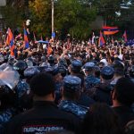 Tízezrek tüntettek Jerevánban a kormányfő lemondását követelve