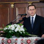 Varga Mihály: A kormány kiáll a keresztény hagyományok mellett