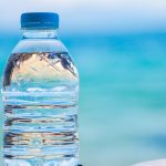 A műanyag palackokból származó víz veszélyes az egészségre