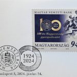 Alkalmi bélyeggel köszönti az MNB-t a Magyar Posta