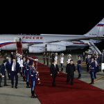 Putyint vörös szőnyegen fogadta Kim Dzsongun + Videó