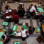 Több mint huszonegyezer delegált a szavazatszámláló bizottságokban