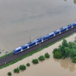 Vonatozók, figyelem: akadozik a vasúti közlekedés a heves esőzések miatt