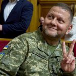 Zaluzsnij Kijevben maradt, készül Zelenszkij leváltására