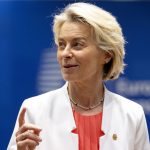 Ursula von der Leyen az uniós intézményeket veti be kampányához