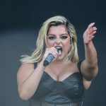 Albán származása miatt zaklatták Bebe Rexha amerikai énekesnőt egy német légitársaságnál