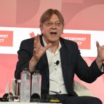 Guy Verhofstadt már nem Orbánnal foglalkozik