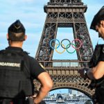 Kétezren a stadionban, 30 ezren a Stade de France-on kívül őrködnek