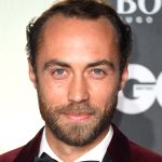 James Middleton kisfia boldogan hordja híres rokonai egykori ruháit