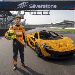 Lando Norrist beleültették egy legó McLarenbe + VIDEÓ