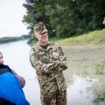 Szalay-Bobrovniczky Kristóf: Átgondolt, terv szerinti feladatokat végez a honvédség a gátakon + VIDEÓ