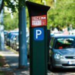 Emelkednek a parkolási díjak, kivezetik a parkolóautomatákat, megszűnik a zöldrendszámos ingyenparkolás