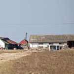 Megkezdődött a tanyán késelő férfi pere