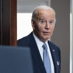 Biden „húsdarálóba” küldené az ukránokat