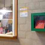 Defibrillátort telepítettek a Volánbusz soproni állomására