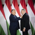 Orbán Viktor kitüntette Klaus Mangoldot